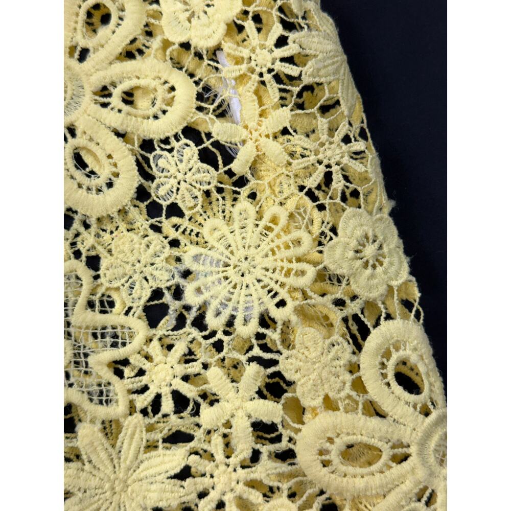 Guess Women’s Butter Yellow Floral Lace Dress Size XL - Picture 6 of 10